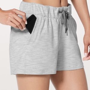 Lululemon On the Fly Short 2.5